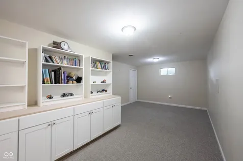 8677 Buffett Parkway Fishers IN 46038