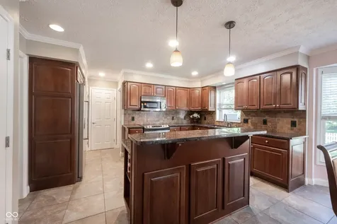 8677 Buffett Parkway Fishers IN 46038