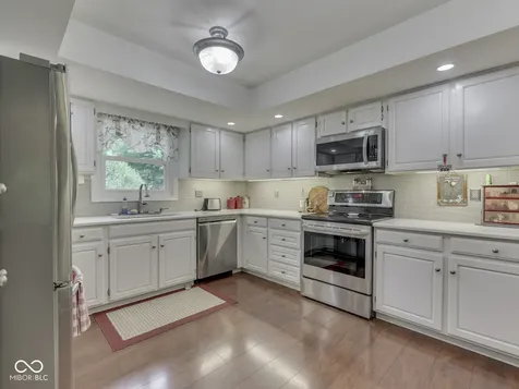 6903 White Pines Court Indianapolis IN 46217