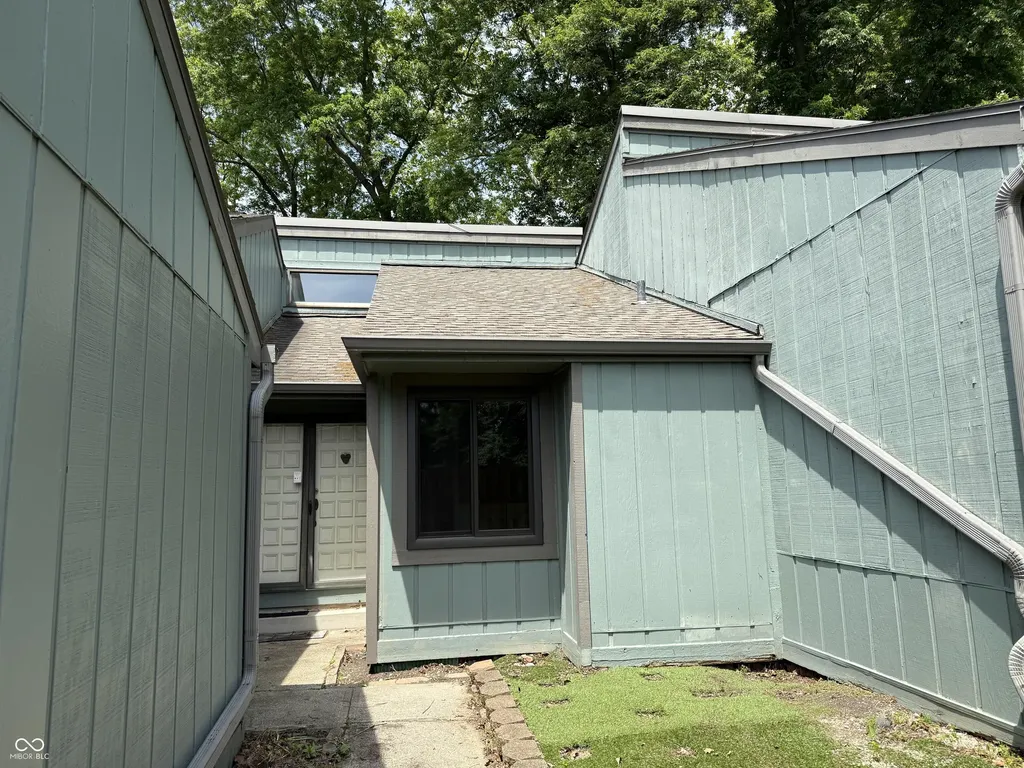 218 Sugarwood Lane Avon IN 46123