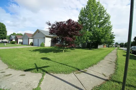 1375 Summer Meadow Indianapolis IN 46217