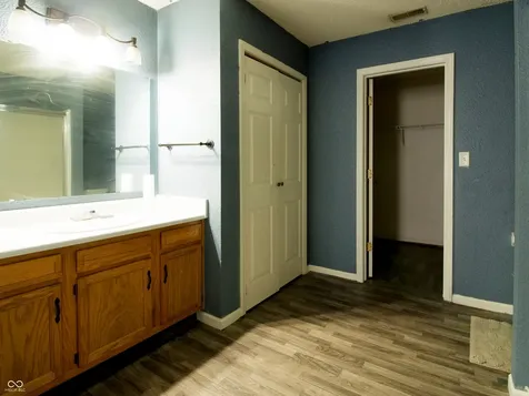 1375 Summer Meadow Indianapolis IN 46217
