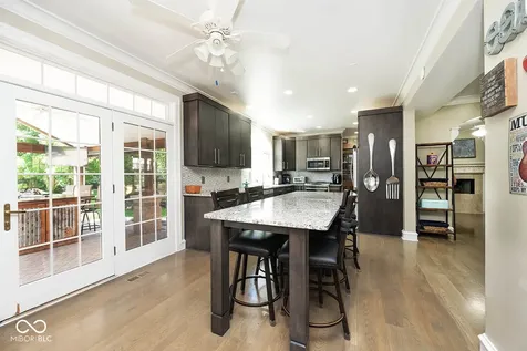 12247 Old Stone Drive Indianapolis IN 46236