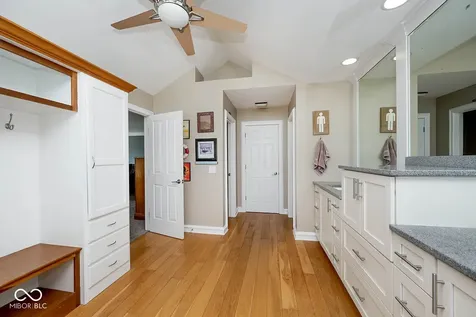 12247 Old Stone Drive Indianapolis IN 46236