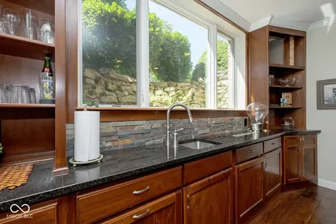 12247 Old Stone Drive Indianapolis IN 46236
