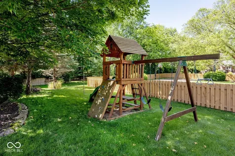 12247 Old Stone Drive Indianapolis IN 46236