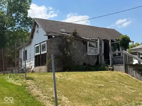 1313 E Scott Street Vincennes IN 47591