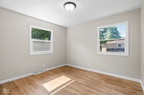 121 Buisdale Drive Indianapolis IN 46214