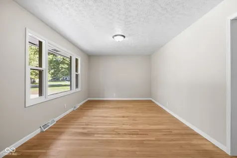 121 Buisdale Drive Indianapolis IN 46214