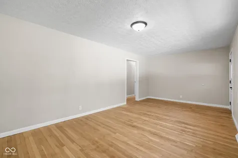 121 Buisdale Drive Indianapolis IN 46214