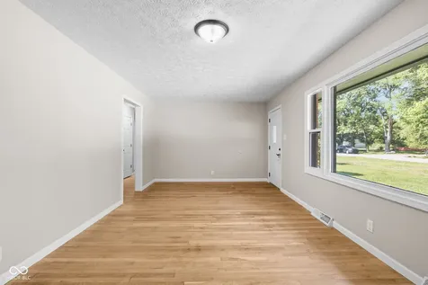121 Buisdale Drive Indianapolis IN 46214