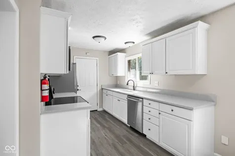 121 Buisdale Drive Indianapolis IN 46214