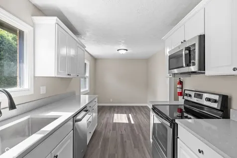 121 Buisdale Drive Indianapolis IN 46214