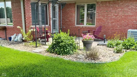 5152 Montpelier Court Columbus IN 47203