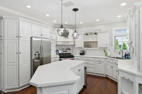 9133 Bluestone Circle Indianapolis IN 46236