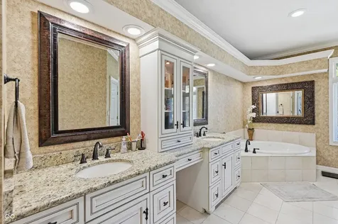 9133 Bluestone Circle Indianapolis IN 46236