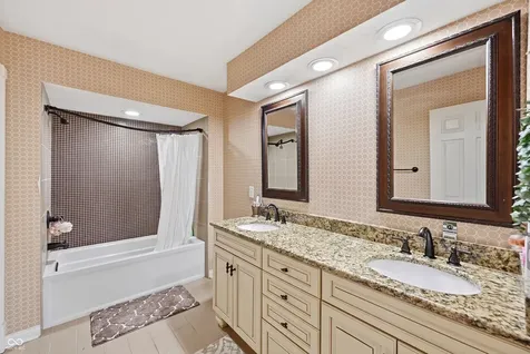 9133 Bluestone Circle Indianapolis IN 46236