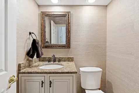 9133 Bluestone Circle Indianapolis IN 46236
