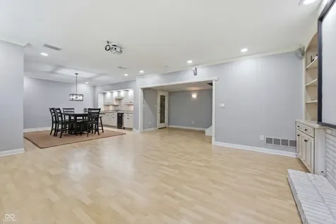 9133 Bluestone Circle Indianapolis IN 46236