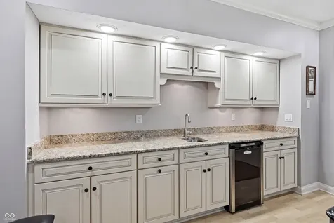 9133 Bluestone Circle Indianapolis IN 46236