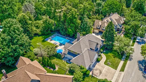9133 Bluestone Circle Indianapolis IN 46236