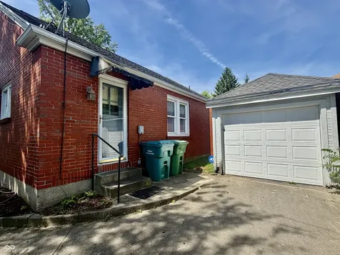 1444 Walnut Street New Castle IN 47362