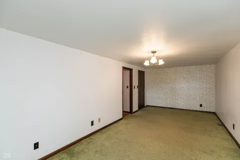 1221 S Poplar Street Seymour IN 47274