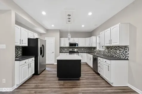 7307 Ponderosa Pines Place Indianapolis IN 46239