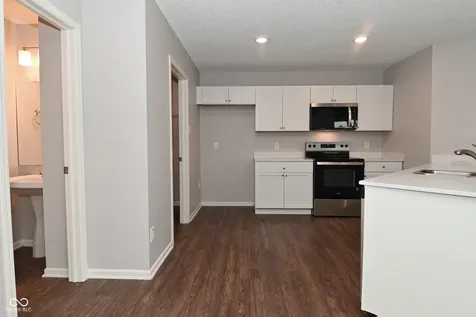 647 Hickory Pine Drive New Whiteland IN 46184