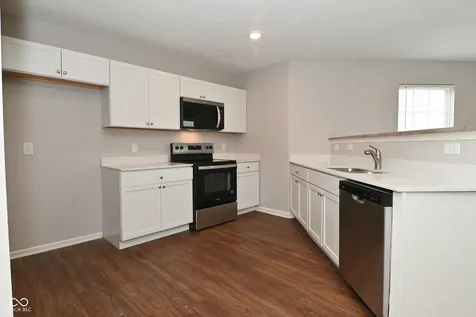 647 Hickory Pine Drive New Whiteland IN 46184