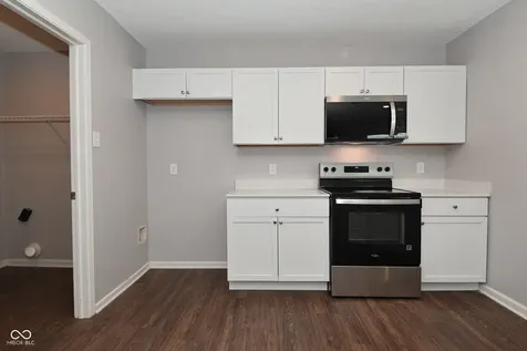 647 Hickory Pine Drive New Whiteland IN 46184