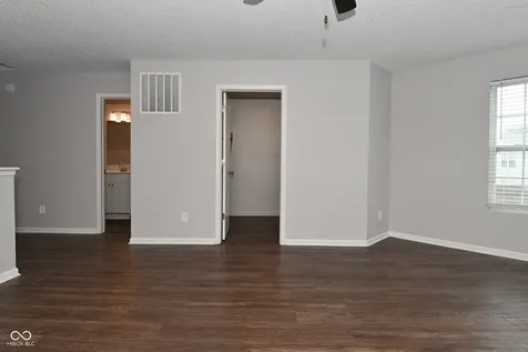 647 Hickory Pine Drive New Whiteland IN 46184