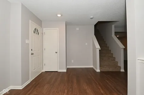 647 Hickory Pine Drive New Whiteland IN 46184