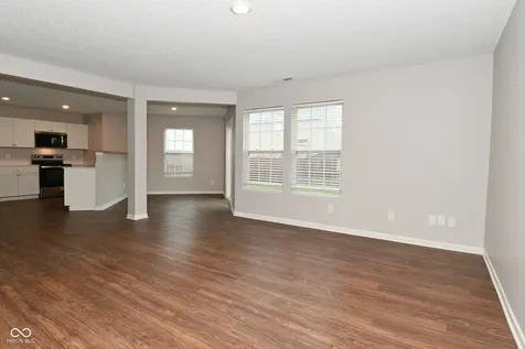 647 Hickory Pine Drive New Whiteland IN 46184