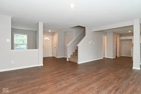 647 Hickory Pine Drive New Whiteland IN 46184