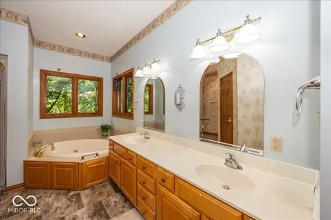 1663 Walnut Trace Greenfield IN 46140