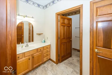 1663 Walnut Trace Greenfield IN 46140