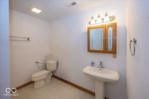 1663 Walnut Trace Greenfield IN 46140