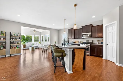 2089 Deer Valley Court Columbus IN 47201