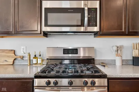 2089 Deer Valley Court Columbus IN 47201