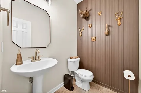 2089 Deer Valley Court Columbus IN 47201