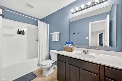 2089 Deer Valley Court Columbus IN 47201