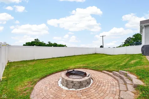 2089 Deer Valley Court Columbus IN 47201
