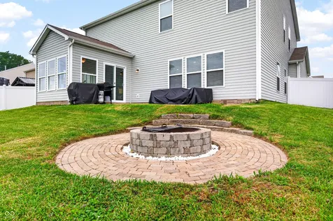 2089 Deer Valley Court Columbus IN 47201