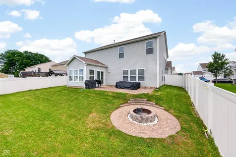 2089 Deer Valley Court Columbus IN 47201