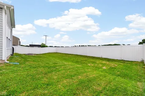 2089 Deer Valley Court Columbus IN 47201