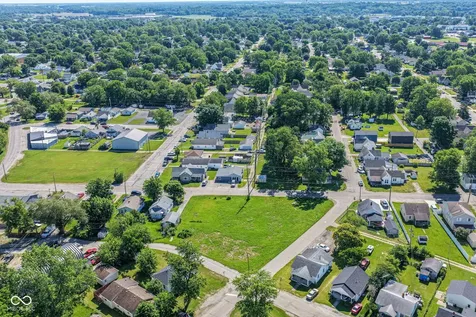 102 Oak Street Columbus IN 47201