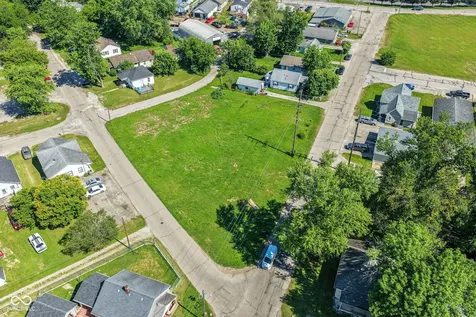 102 Oak Street Columbus IN 47201