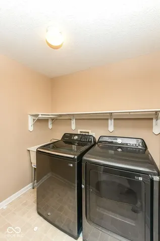 4016 Rowlett Place Carmel IN 46074