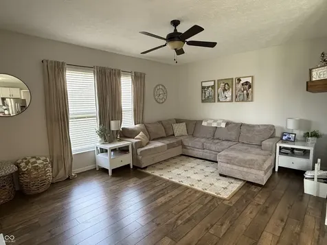 8444 Vanguard Lane Indianapolis IN 46239